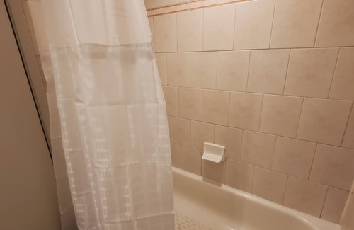 Mississauga Hotel | White Knight Motel