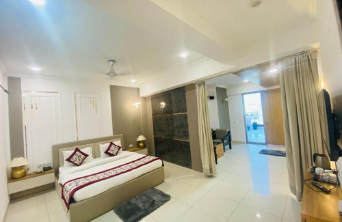 Noida Apartment | White Lotus