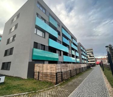 Holesovice Apartment | White Pearl Studio with parking in Holešovice