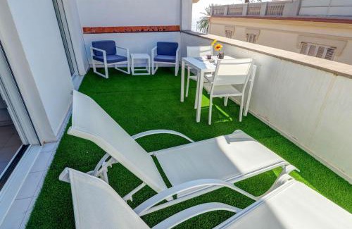 Sitges Town Center Apartment | White Penthouse by Hello Homes Sitges