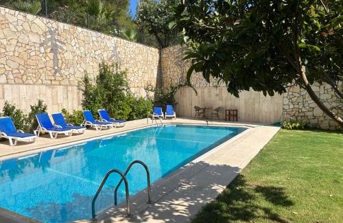 Icmeler Apartment | White Suites İçmeler