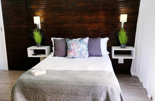 Komani House | White Swan Guesthouse
