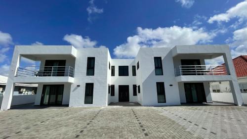 Marie Pampoen Apartment | Whitehouse Boulevard, close to Mambo Beach and City Centre