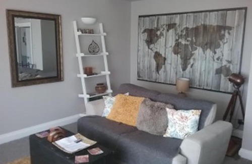 Hastings Apartment | WhiteRock Rocks !!