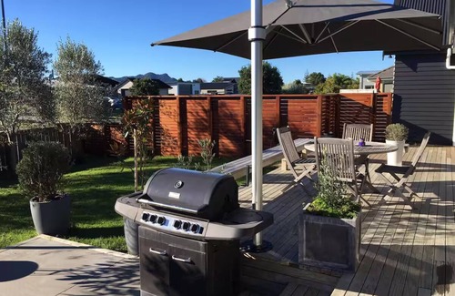 Whitianga House | Whitianga - Just rest and relax (in the SPA pool)