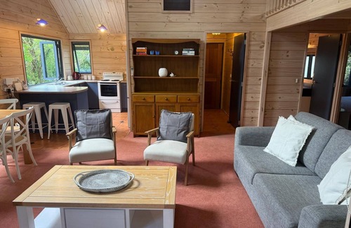 Whitianga House | Whitianga River Front Cottage - the best of both worlds!