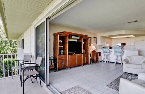 Whitney Beach Condo | Whitney Beach Gulfside With Balcony! 30 day lease but real occupancy negotiable.