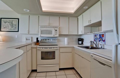 Whitney Beach Condo | Whitney Beach Gulfside With Balcony! 30 day lease but real occupancy negotiable.
