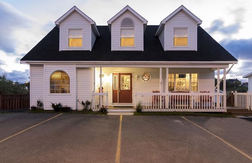 Twillingate Bed & Breakfast | Whitsha Inn B&B