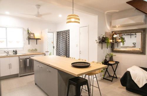 Cannonvale Apartment | Whitsunday Pandanus-Stylish 2 bedroom townhouse in quiet location
