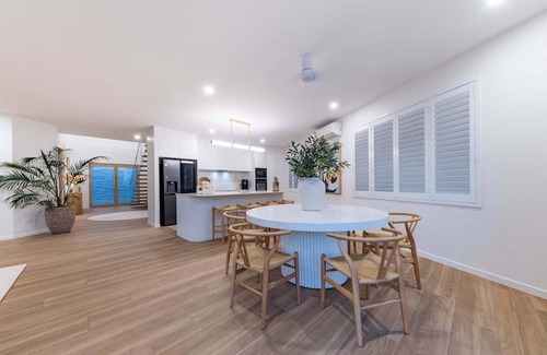 Airlie Beach House | Whitsunday Waterfront Luxury at 19 The Cove