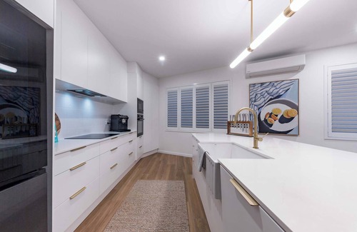 Airlie Beach House | Whitsunday Waterfront Luxury at 19 The Cove