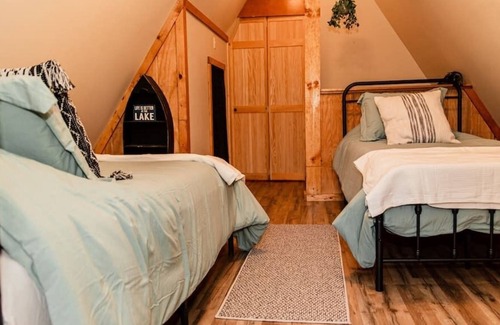 Wellington Cabin | Whitts Acres Cabin*RRG/Cave Run*