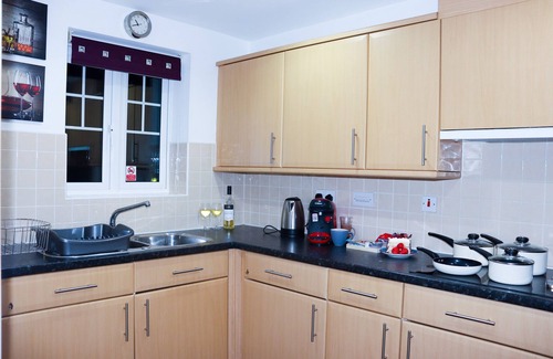 Birmingham Apartment | Whole Flat - 2BR/Contractors/Professionals/ULEZ Free/Parking/B'ham City 10 Mins