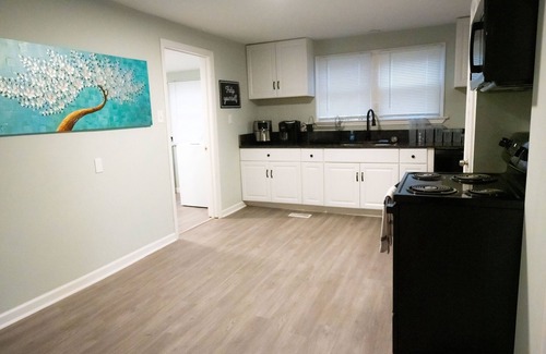 Charlestown House | Whole house 3/2 near restaurants and state park, pets welcome