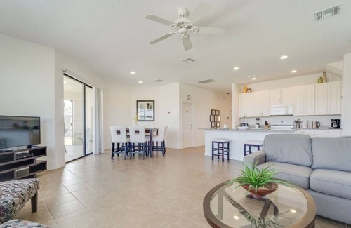 Davenport House | Wi-Fi - Private Pool - Multiple TVs - Providence