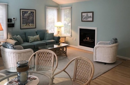 Harvey Cedars Condo | Wi/Fi. Streaming TV. Rooftop Deck. Outisde Shower. Deck. Oceanview. Balcony. Beach Chairs. Beach Badges. Pets Considered. Harvey Cedars, Dog Friendly, Steps to the beach 140085