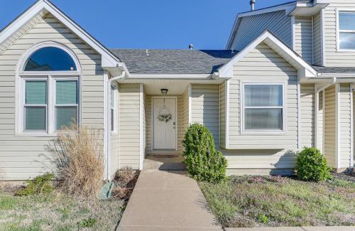 Greenwich House | Wichita Townhome with Patio 9 Mi to Downtown!