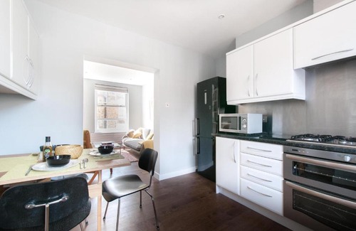 King's Cross Apartment | Wicklow Street by Onefinestay