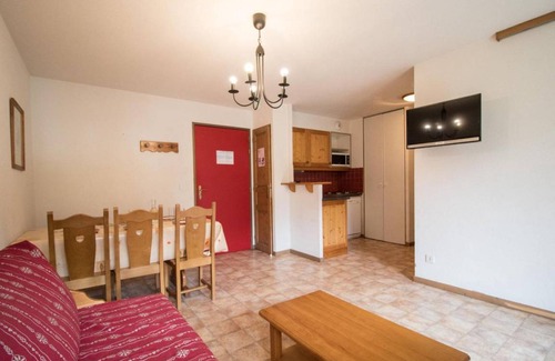 Val Cenis Apartment | Wifi, 10m from ski slopes, 1st floor, balcony, parking, tv, ski locker, 40m², Val Cenis