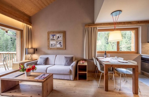 Zinal Apartment | Wifi, 150m from ski lifts, tv, ski locker, 23-24m², Zinal