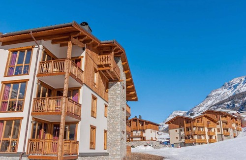 Lanslevillard Apartment | Wifi, 200m from ski slopes, fitness, balcony, parking, tv, ski locker, 60m², Val Cenis