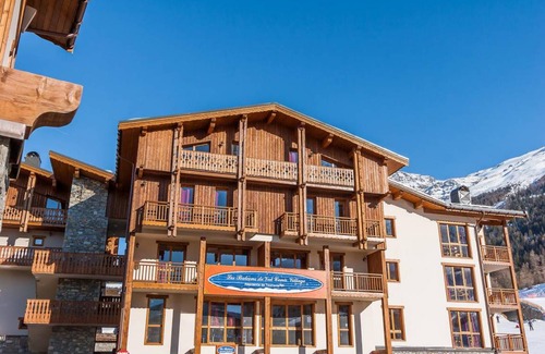 Lanslevillard Apartment | Wifi, 200m from ski slopes, fitness, balcony, parking, tv, ski locker, 60m², Val Cenis