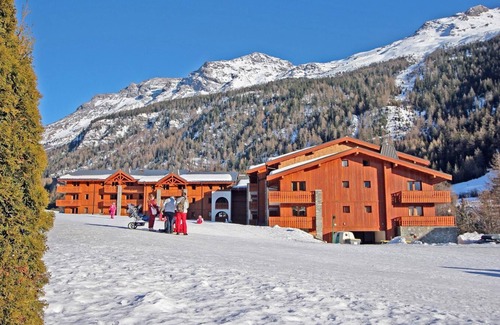Lanslevillard Apartment | Wifi, 200m from ski slopes, fitness, sauna, balcony, parking, tv, ski locker, 32m², Val Cenis