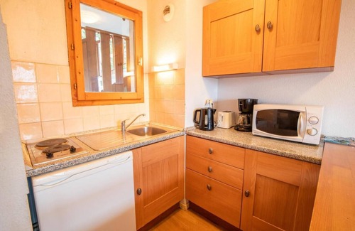 Valfrejus Apartment | Wifi, 200m from ski slopes, 1st floor, view mountain, balcony, tv, ski locker, 36m², Valfréjus