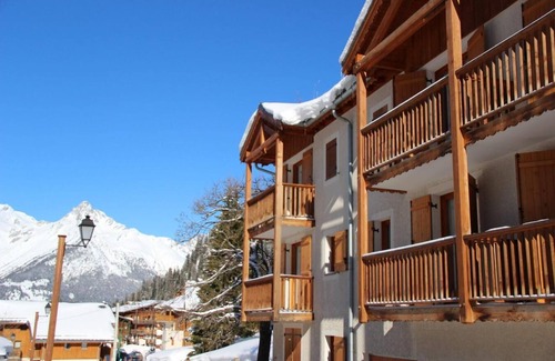 Valfrejus Apartment | Wifi, 200m from ski slopes, 1st floor, view mountain, balcony, tv, ski locker, 36m², Valfréjus