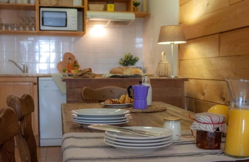 Val-d'Isere Apartment | Wifi, 250m from resort center, balcony, tv, 30m², Val d'Isère