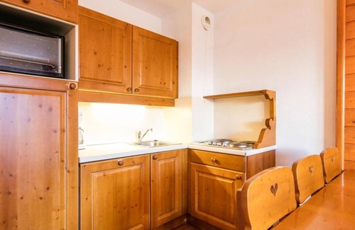 Valfrejus Apartment | Wifi, 300m from resort center, swimming pool, sauna, tv, ski locker, 40m², Valfréjus
