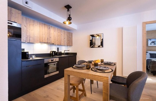 Montalbert Apartment | Wifi, 300m from ski slopes, swimming pool, sauna, hammam, terrace, balcony, parking, ski locker