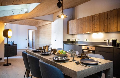 Montalbert Apartment | Wifi, 300m from ski slopes, view mountain, swimming pool, sauna, hammam, balcony, parking