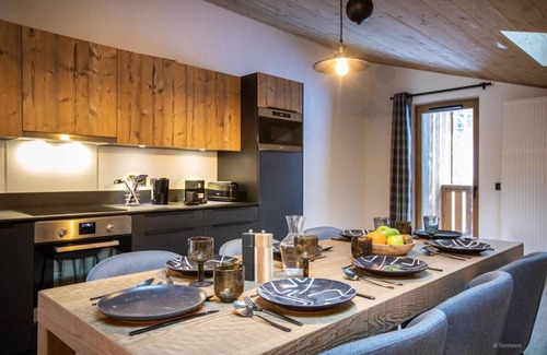 Montalbert Apartment | Wifi, 300m from ski slopes, swimming pool, sauna, hammam, balcony, parking, ski locker, 76-101m²