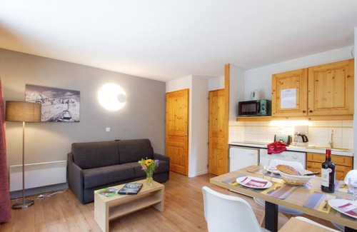 Les Esserts Apartment | Wifi, 50m from ski slopes, tv, ski locker, 32-36m², Morillon