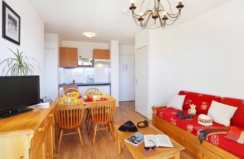 Font-Romeu-Odeillo-Via Apartment | Wifi, fitness, swimming pool, terrace, parking, ski locker, 40m², Font Romeu