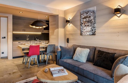 Val-d'Isere Apartment | Wifi, fitness, swimming pool, sauna, hammam, balcony, fireplace or stove, tv, ski locker, 60m²