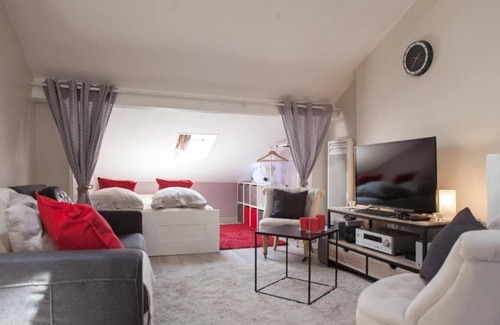 Saint-Michel Apartment | WIFI - Parking - Hyper Centre
