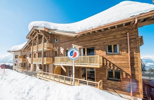 La Rosiere Apartment | Wifi, ski-in/ski-out & foot of the slopes, 3rd floor, view mountain, swimming pool, sauna, hammam