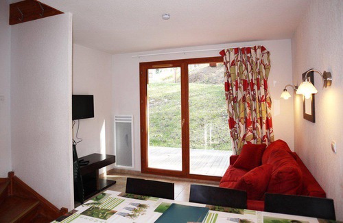 Les Orres Apartment | Wifi, ski-in/ski-out & foot of the slopes, 3rd floor, view ski slopes, fitness, swimming pool