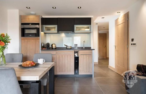 Plagne Centre Apartment | Wifi, ski-in/ski-out & foot of the slopes, view resort, swimming pool, balcony, parking, tv, 57m²