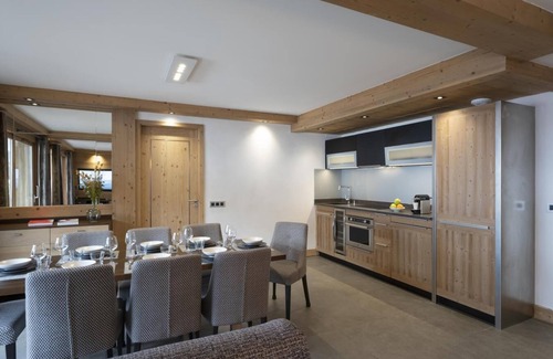 Les Avanchers-Valmorel Apartment | Wifi, ski-in/ski-out & foot of the slopes, fitness, swimming pool, balcony, parking, tv, ski locker