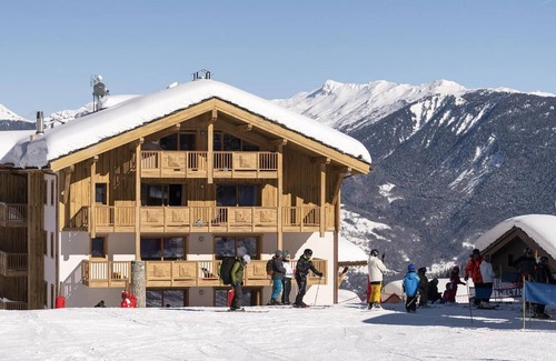 Les Avanchers-Valmorel Apartment | Wifi, ski-in/ski-out & foot of the slopes, fitness, swimming pool, balcony, parking, tv, ski locker