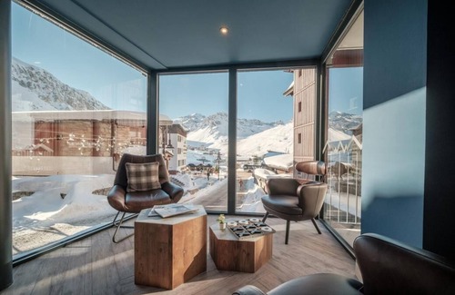 Tignes le Lac Apartment | Wifi, ski-in/ski-out & foot of the slopes, 4th floor, swimming pool, sauna, hammam, balcony, tv