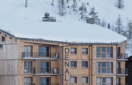 Tignes le Lac Apartment | Wifi, ski-in/ski-out & foot of the slopes, 4th floor, swimming pool, sauna, hammam, balcony, tv