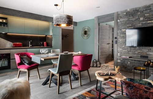 Val-d'Isere Apartment | Wifi, ski-in/ski-out & foot of the slopes, fitness, swimming pool, sauna, hammam, balcony
