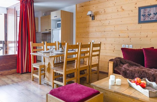 Brides-les-Bains Apartment | Wifi, swimming pool, balcony, tv, ski locker, 60m², Brides Les Bains