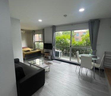 Don Muang Apartment | Wild guest house
