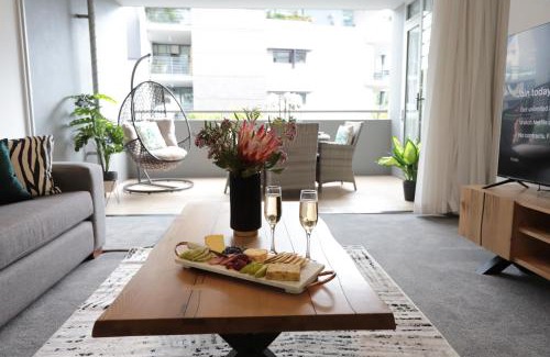 South Brisbane Apartment | Wild Luxe Apt - Southbank & Fast WiFi, Parking